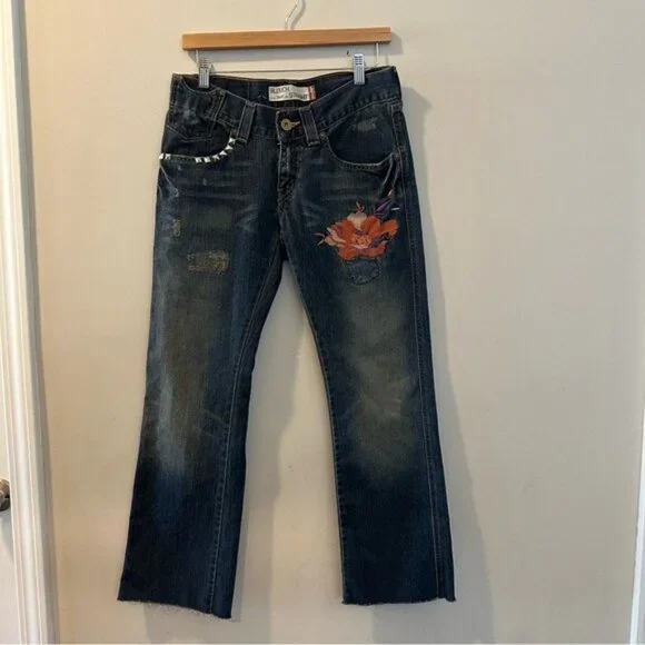 Levi’s 504 Slouch Straight Distressed Studded Floral Embroidered Jeans Sz 7 M - Picture 3 of 14